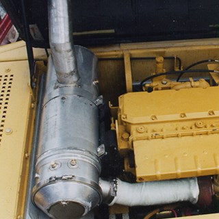 CAT_digger_325_DPF_1996.jpg